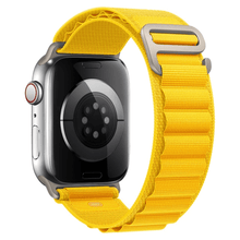 Lade das Bild in den Galerie-Viewer, Alpine Nylon Armband mit G-Titanhaken Verschluss™️ für Deine Apple Watch
